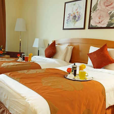 Golden Tulip Sharjah Aparthotel Kültér fotó