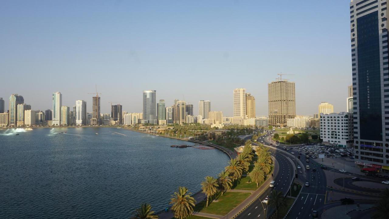Golden Tulip Sharjah Aparthotel Kültér fotó