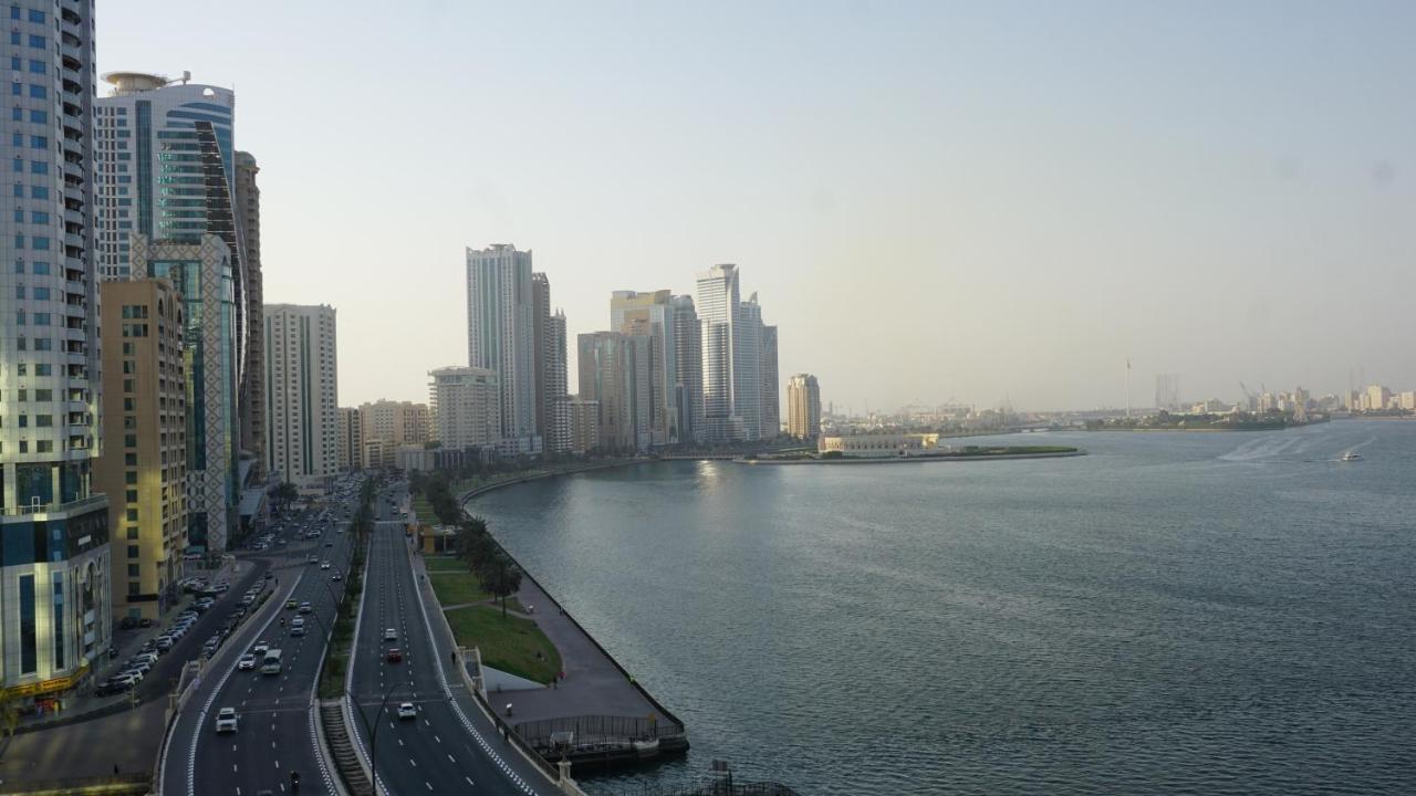 Golden Tulip Sharjah Aparthotel Kültér fotó