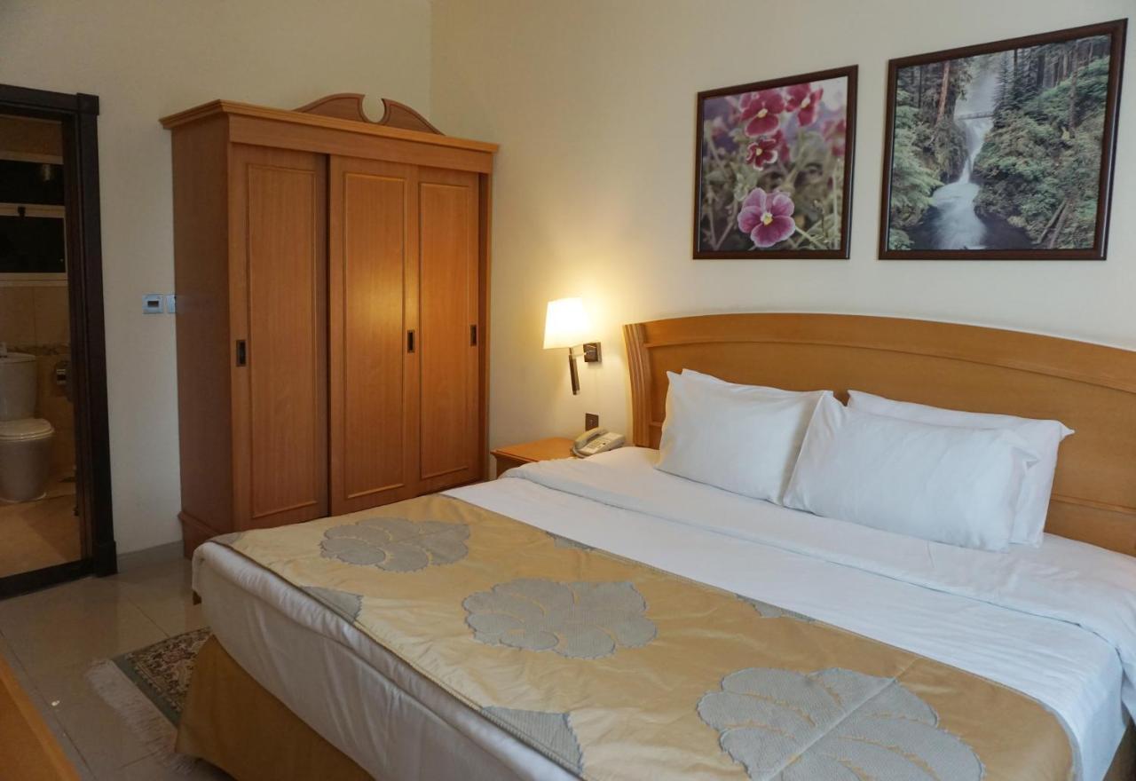 Golden Tulip Sharjah Aparthotel Kültér fotó