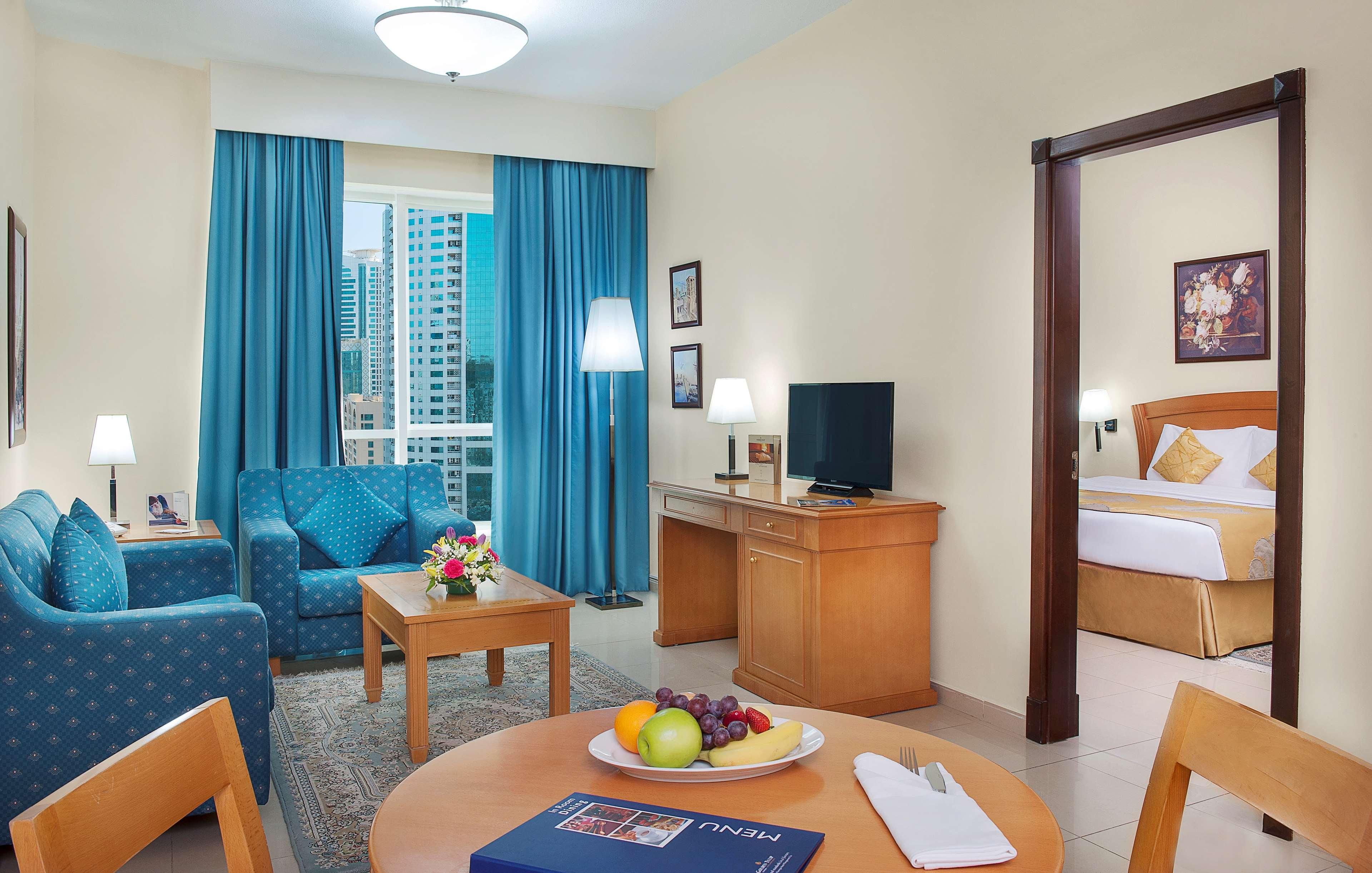 Golden Tulip Sharjah Aparthotel Kültér fotó