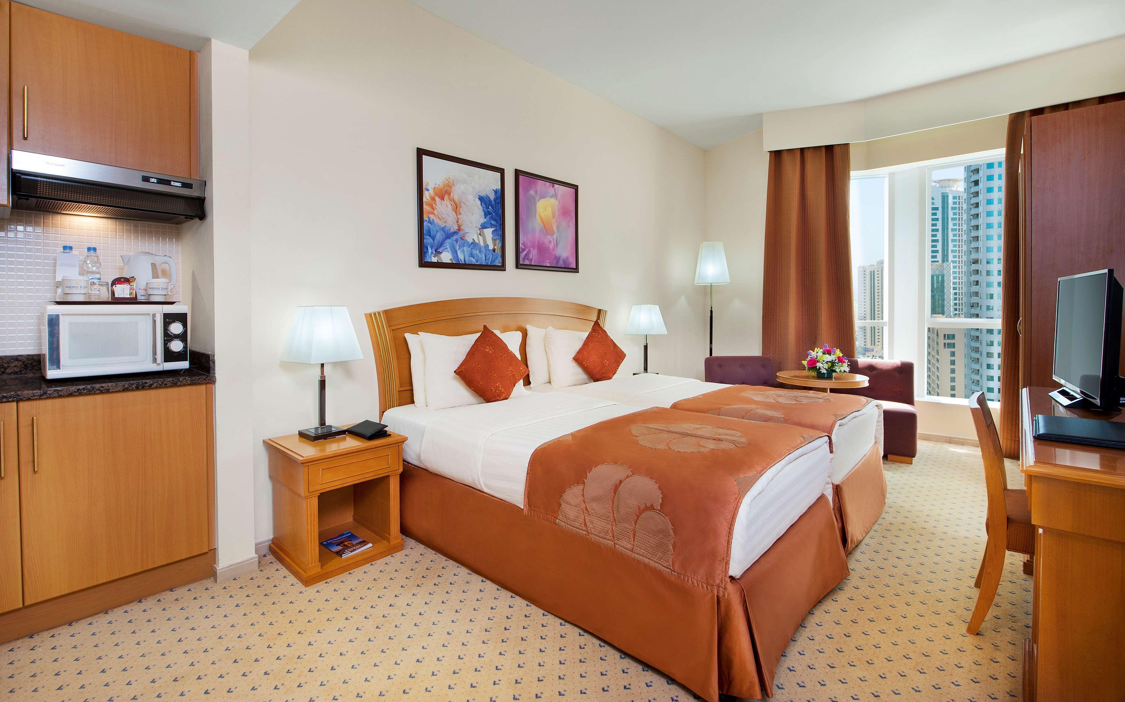 Golden Tulip Sharjah Aparthotel Kültér fotó