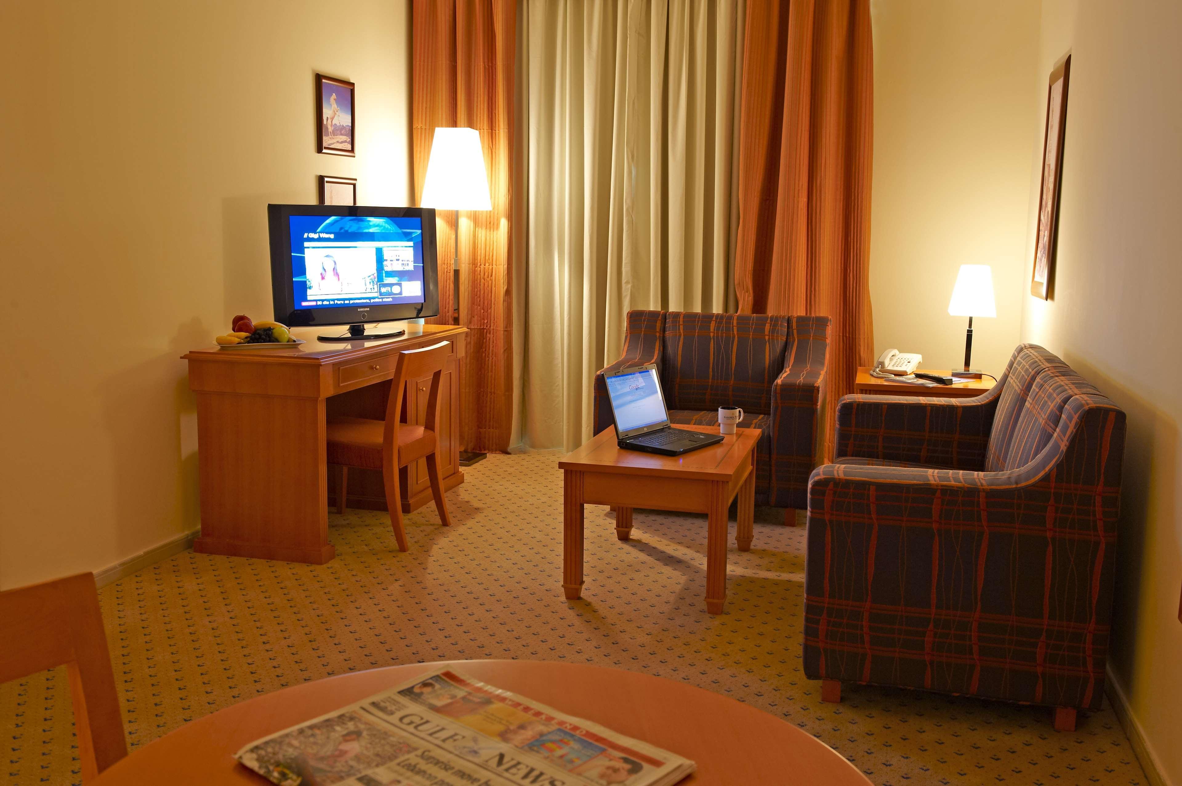 Golden Tulip Sharjah Aparthotel Kültér fotó