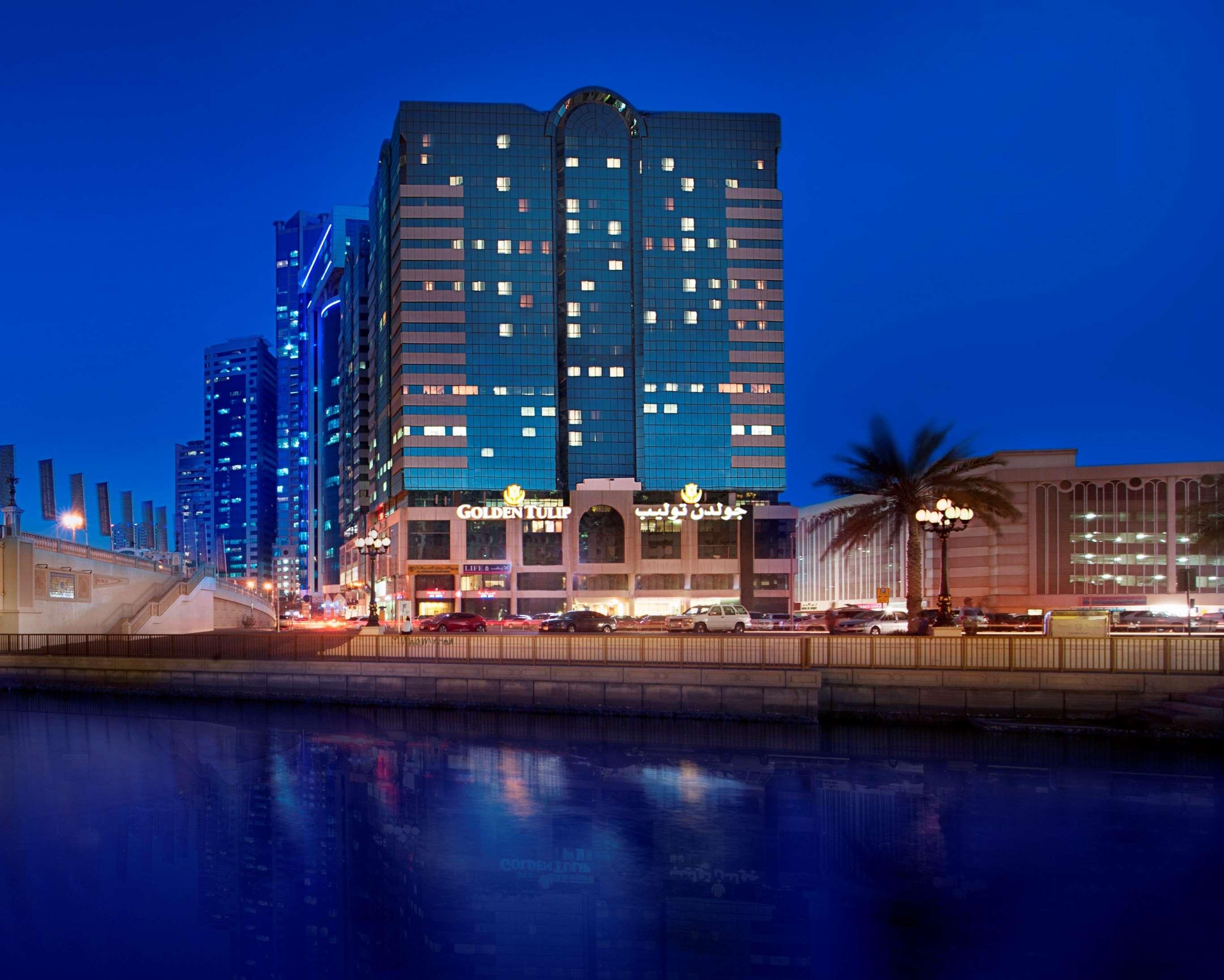 Golden Tulip Sharjah Aparthotel Kültér fotó