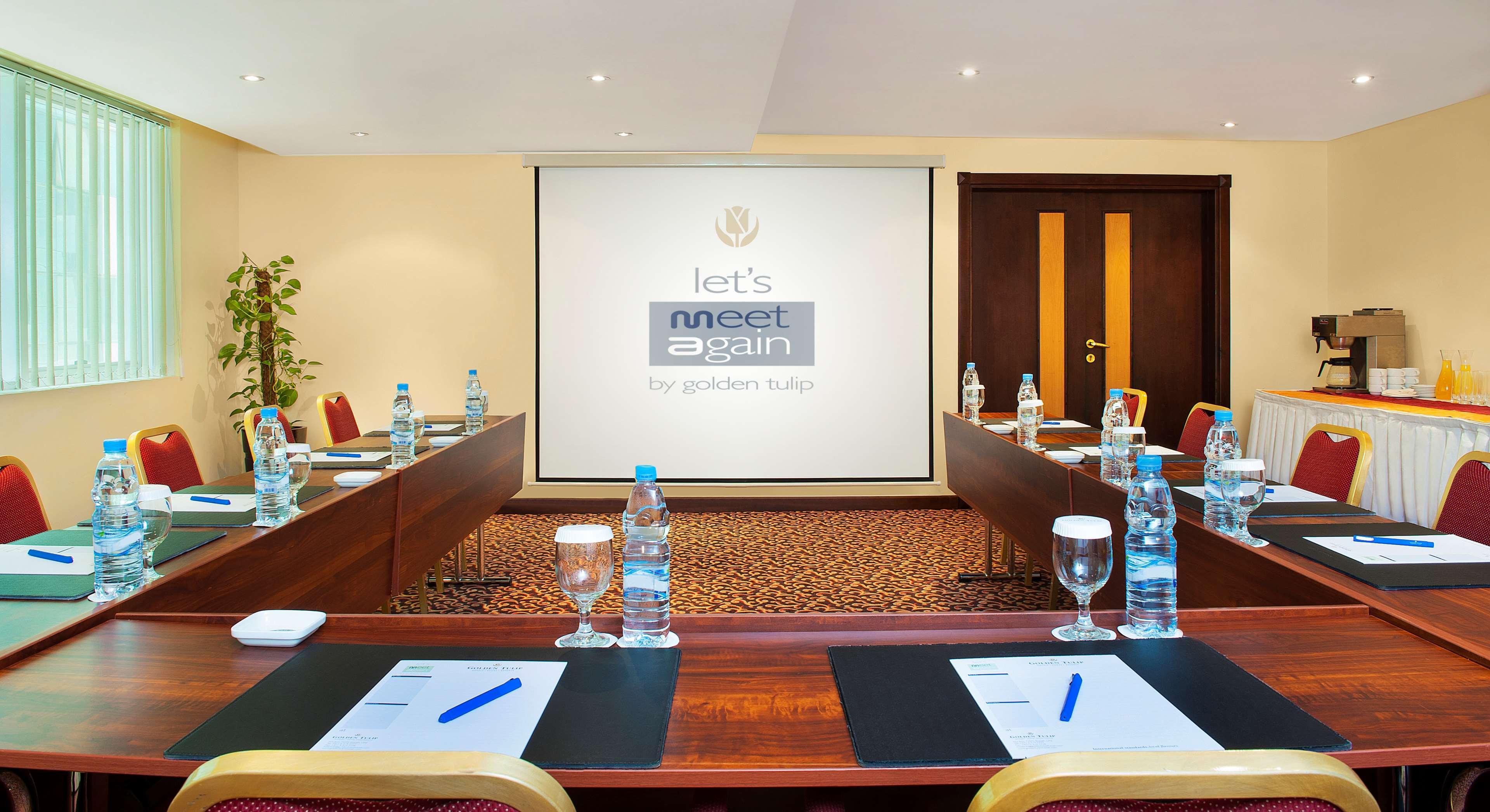 Golden Tulip Sharjah Aparthotel Kültér fotó