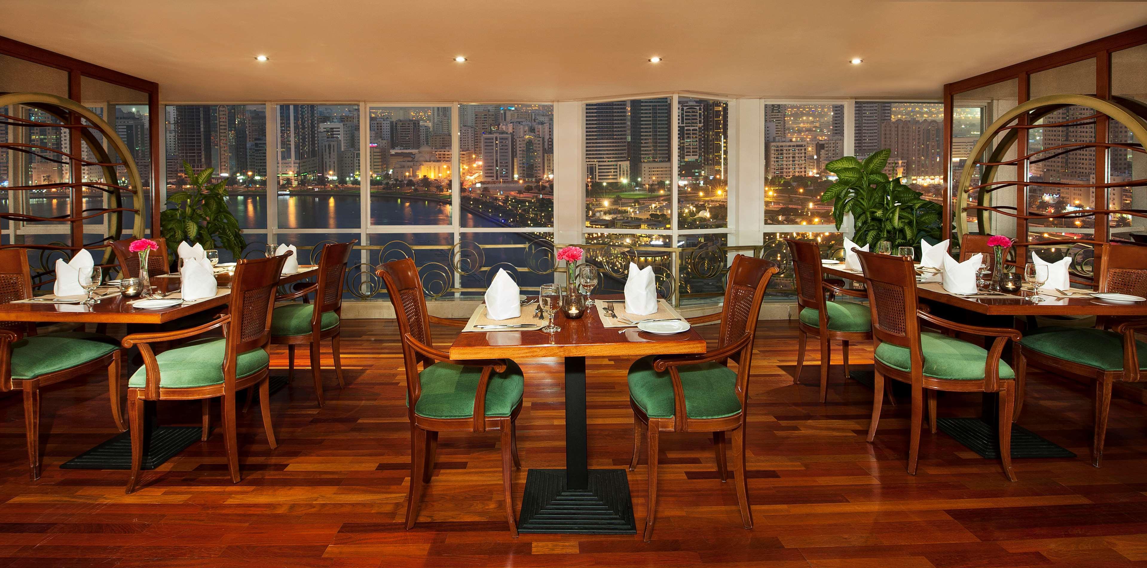 Golden Tulip Sharjah Aparthotel Kültér fotó